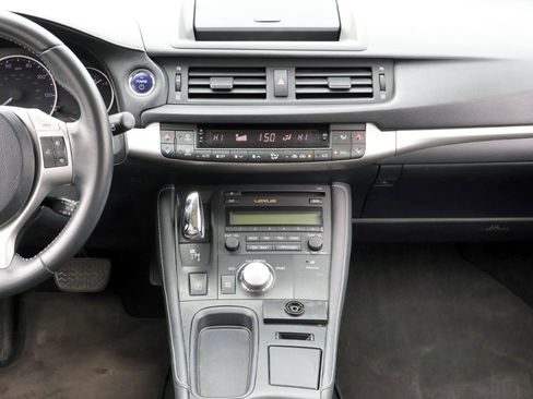 Used 2012 Lexus CT 200h image 17