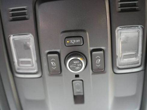 Used 2025 Chevrolet Tahoe Premier AWD/4WD image 32
