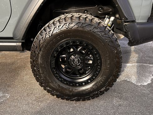 Certified 2025 Jeep Wrangler Sport AWD/4WD image 8