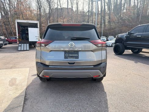 Used 2021 Nissan Rogue SV image 4