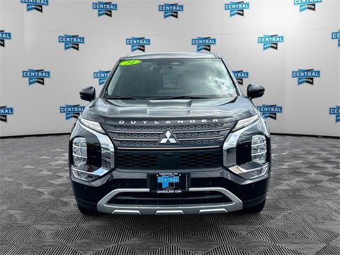 Used 2024 Mitsubishi Outlander SE Black Edition image 8