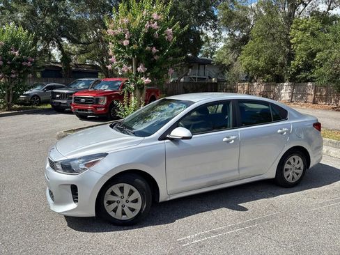 Used 2019 Kia Rio LX FWD image 3