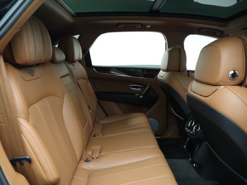 Certified 2018 Bentley Bentayga Onyx Edition image 28