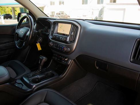 Used 2021 Chevrolet Colorado Z71 AWD/4WD image 16