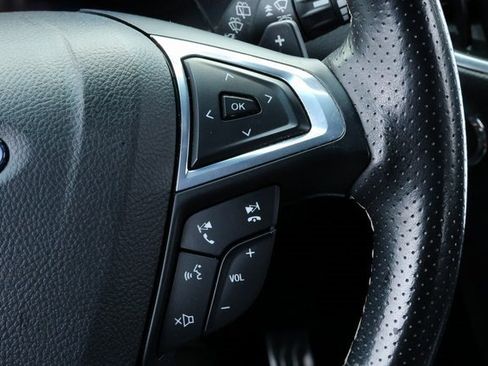 Used 2021 Ford Edge ST image 25