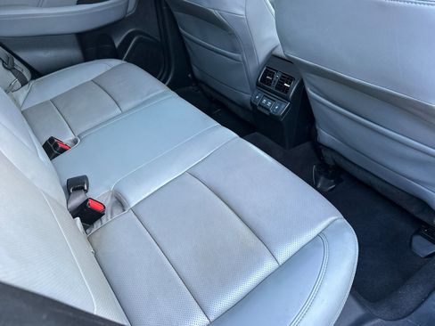 Used 2019 Subaru Outback 2.5i Limited image 32