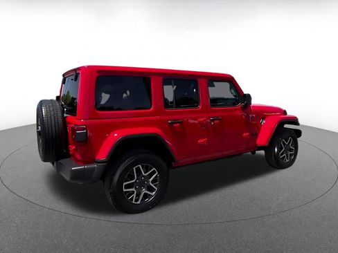 Used 2025 Jeep Wrangler Unlimited Sahara AWD/4WD image 12