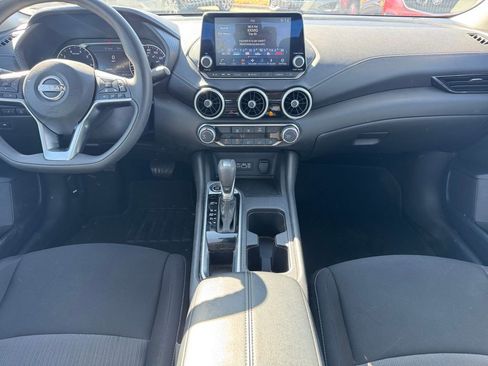 Used 2025 Nissan Sentra SV FWD image 9