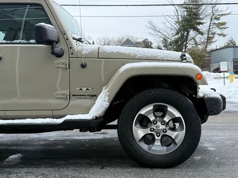 Used 2018 Jeep Wrangler Unlimited Sahara image 15