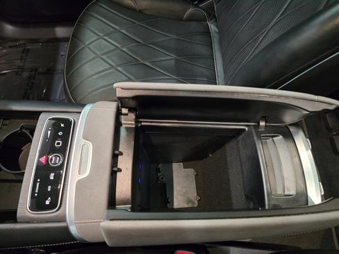 Used 2023 Mercedes-Benz EQS 580 4MATIC SUV w/ Exclusive Trim Package image 28
