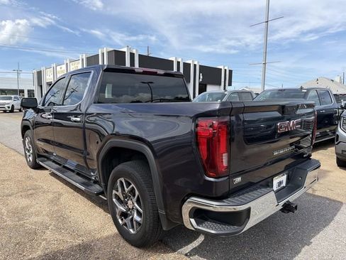 Used 2023 GMC Sierra 1500 SLT w/ SLT Premium Package RWD image 9