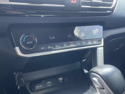 Used 2023 Kia Seltos S w/ Navigation Package AWD/4WD image 17