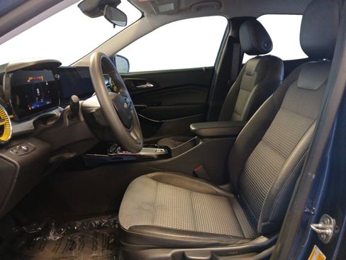 Used 2024 Chevrolet Trax LT image 9