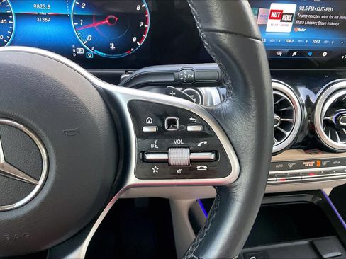 Used 2023 Mercedes-Benz GLB 250 4MATIC image 25