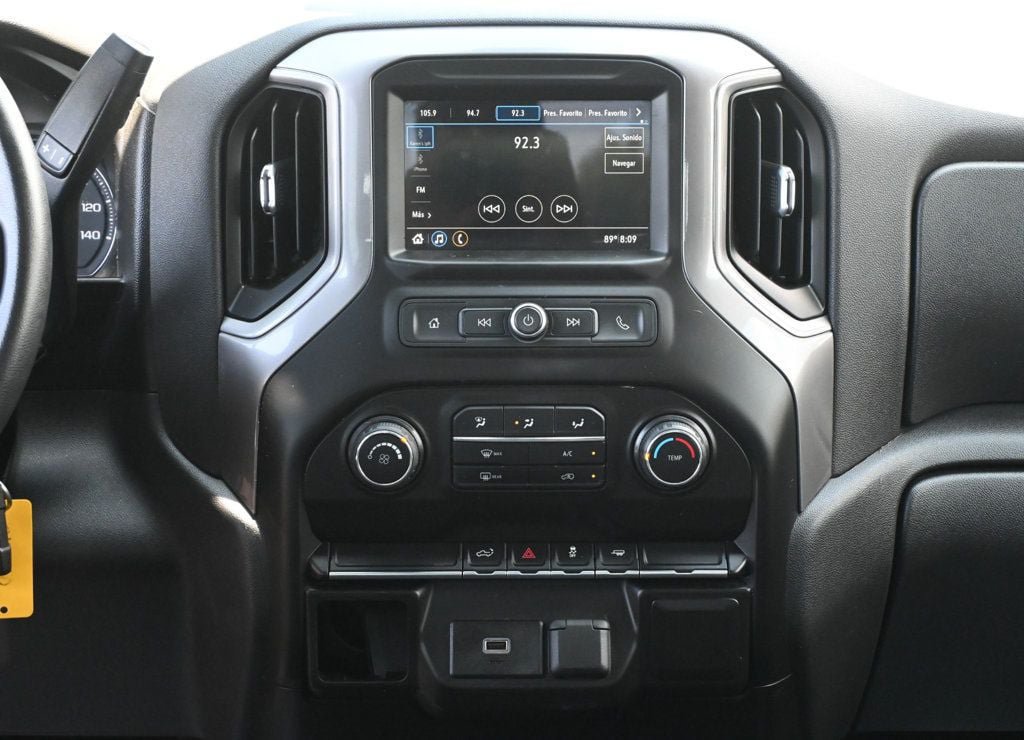 Used 2019 Chevrolet Silverado 1500 Custom w/ Custom Convenience Package RWD image 11