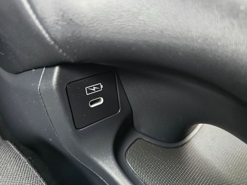 Certified 2025 Honda HR-V LX image 35