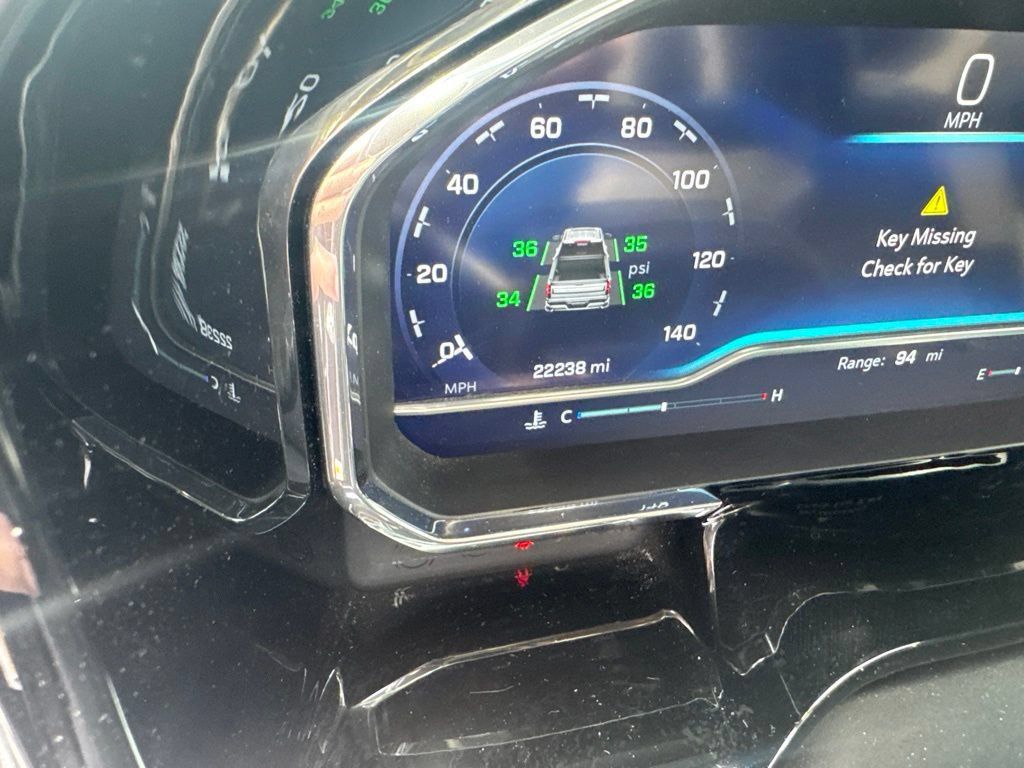 Used 2023 Chevrolet Silverado 1500 LT AWD/4WD image 19