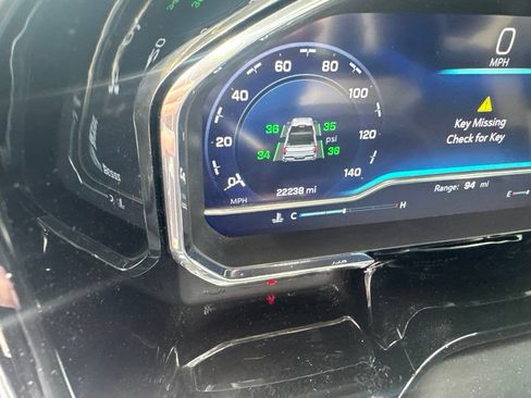 Used 2023 Chevrolet Silverado 1500 LT AWD/4WD image 19