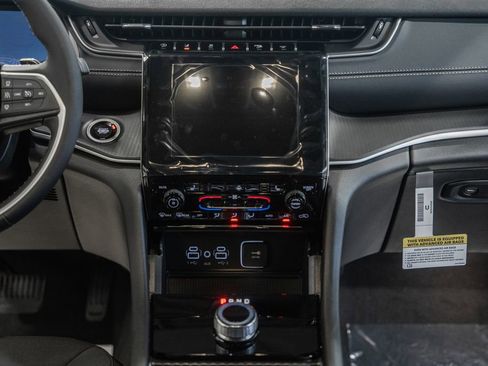 New 2025 Jeep Grand Cherokee Laredo X w/ Luxury Tech Group I image 20