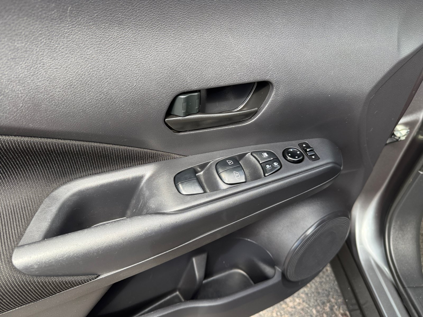Used 2024 Nissan Kicks S FWD image 17