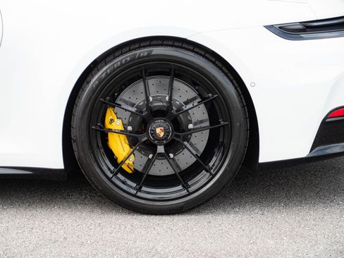 Certified 2026 Porsche 911 Targa 4 GTS AWD/4WD image 31