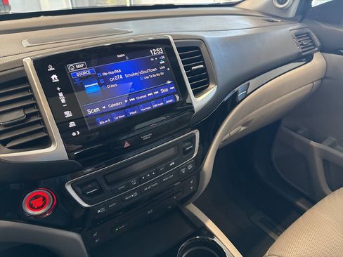 Used 2018 Honda Pilot Elite image 18