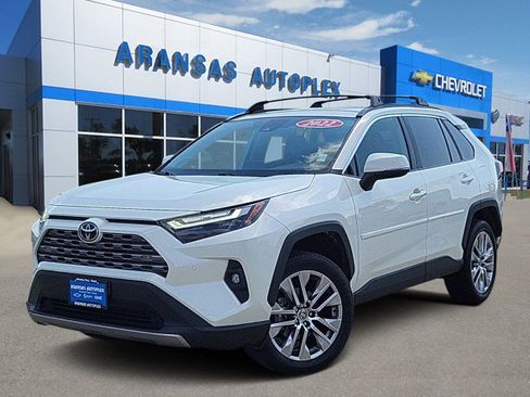 Used 2022 Toyota RAV4 Limited image 1