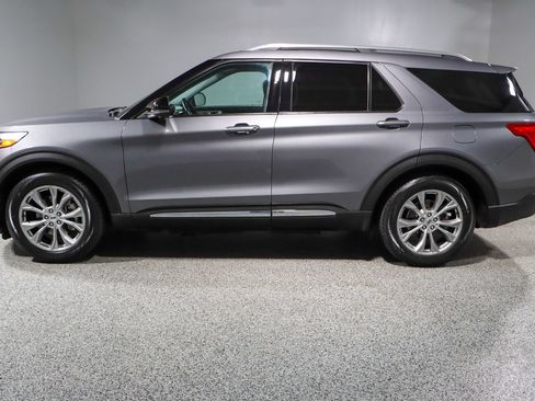 Used 2022 Ford Explorer Limited w/ Equipment Group 301A RWD image 10