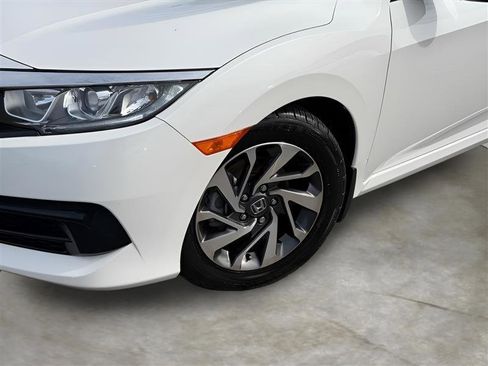 Used 2018 Honda Civic EX image 6