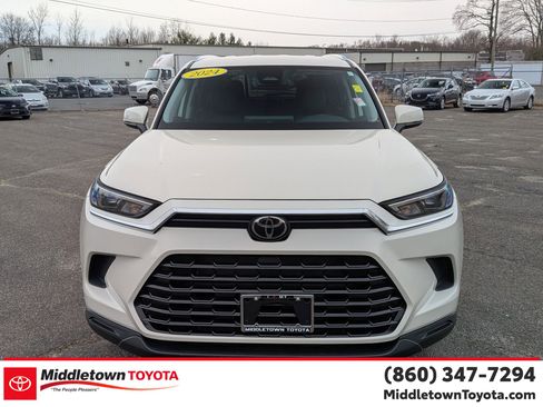 Certified 2024 Toyota Grand Highlander AWD image 8