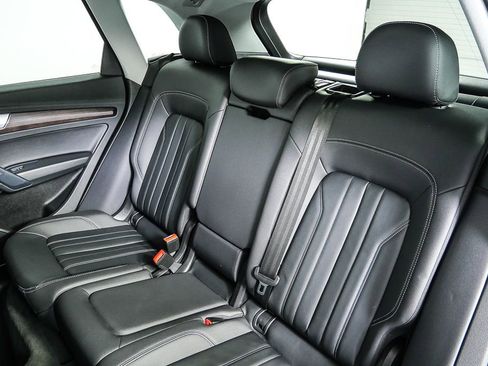 Used 2023 Audi Q5 2.0T Premium w/ Convenience Package image 17