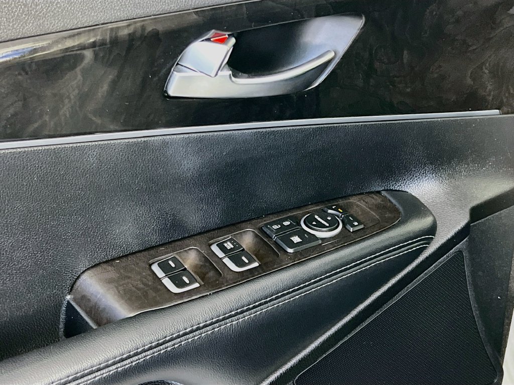 Used 2018 Kia Sorento FWD V6 image 18