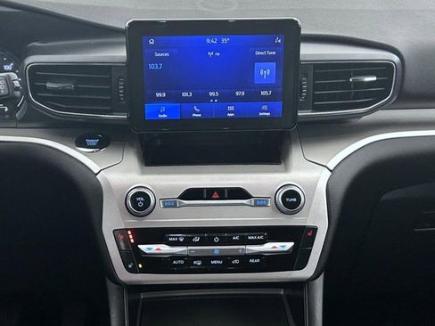 Used 2023 Ford Explorer XLT w/ Equipment Group 202A image 12