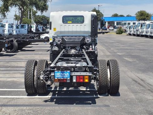 New 2025 Chevrolet Low Cab Forward image 5