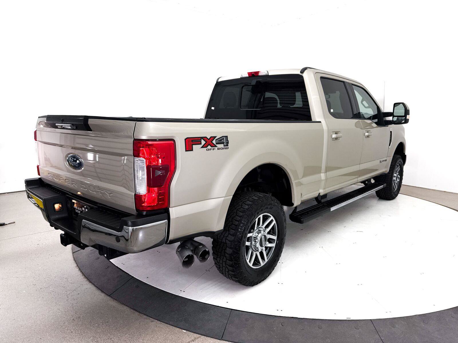 Used 2017 Ford F250 Lariat w/ Lariat Value Package AWD/4WD image 16