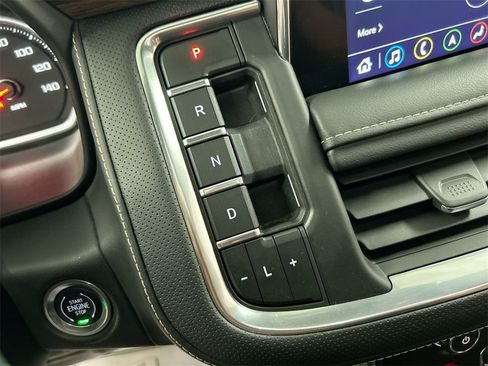 Used 2021 Chevrolet Tahoe Premier w/ Premium Package image 17