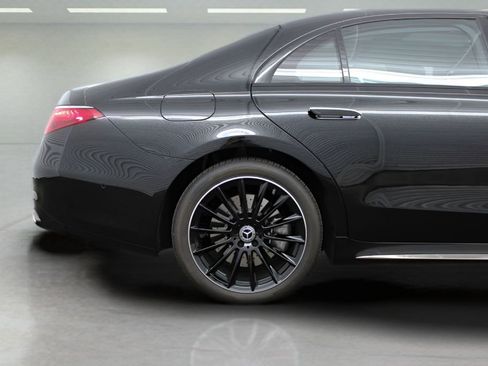 Used 2025 Mercedes-Benz S 580 4MATIC Sedan image 14