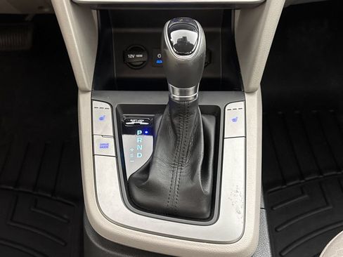 Used 2020 Hyundai Elantra Value Edition FWD image 20