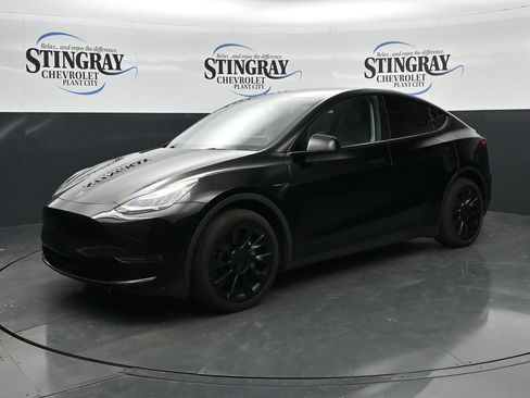 Used 2022 Tesla Model Y Long Range AWD/4WD image 3