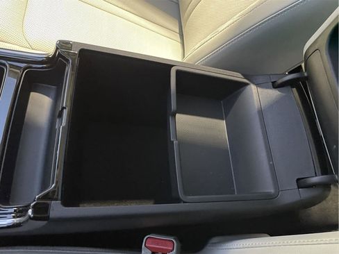 Used 2023 Kia Sorento SX image 33