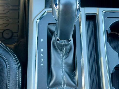 Used 2020 Ford F150 Lariat w/ Equipment Group 502A Luxury AWD/4WD image 25