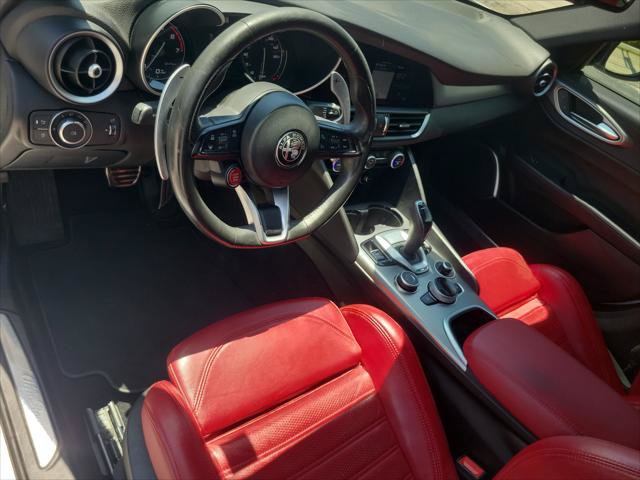 Used 2023 Alfa Romeo Giulia Veloce RWD image 14