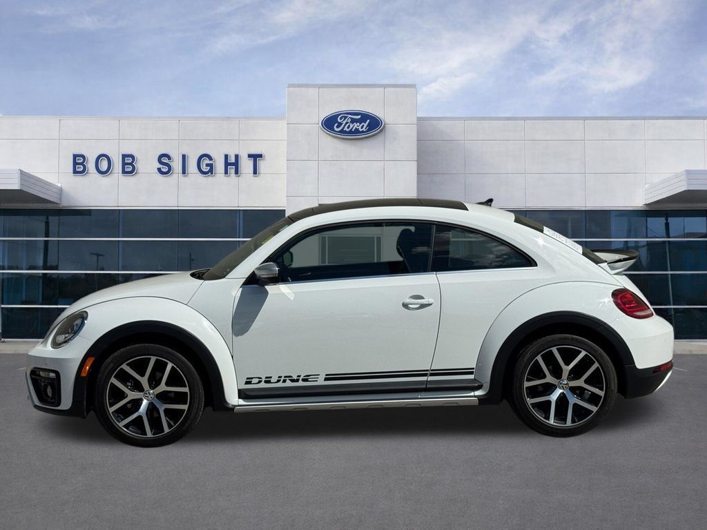 Used 2018 Volkswagen Beetle 2.0T Dune FWD image 34
