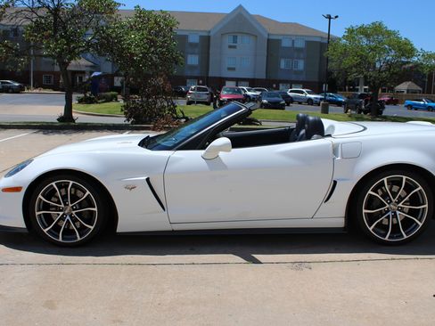 Used 2013 Chevrolet Corvette 427 w/ 1SC Preferred Equipment Group RWD image 29