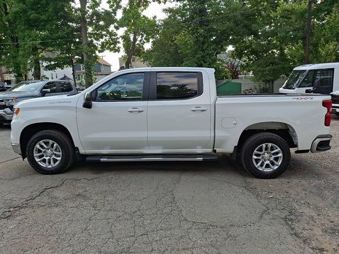 Used 2024 Chevrolet Silverado 1500 LT AWD/4WD image 4