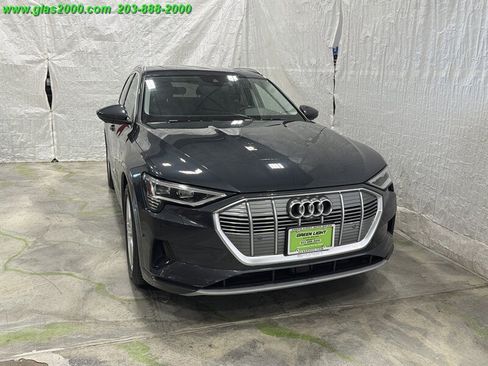 Used 2019 Audi e-tron Premium Plus AWD/4WD image 33