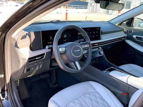 Used 2024 Hyundai Sonata SEL FWD image 2