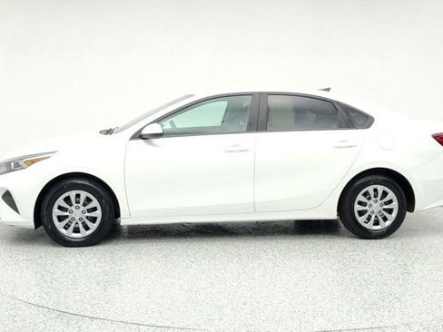 Used 2023 Kia Forte LX image 8
