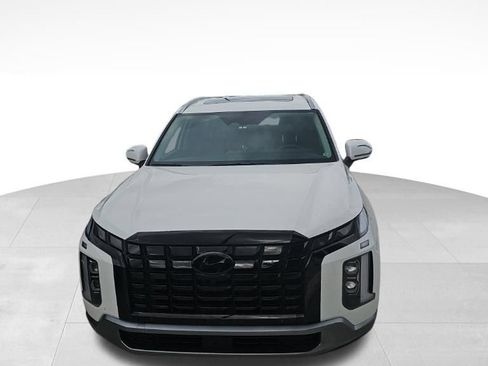 Used 2024 Hyundai Palisade Limited AWD/4WD image 2
