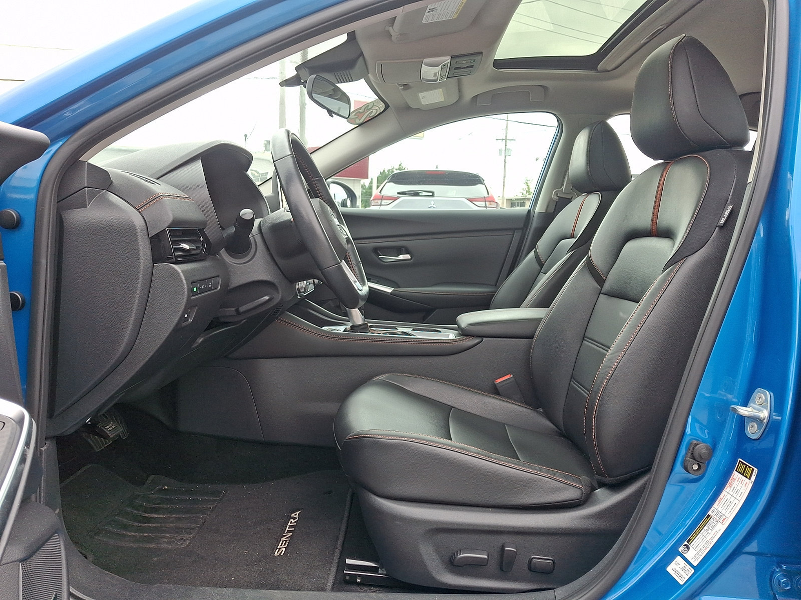 Used 2023 Nissan Sentra SR w/ SR Premium Package FWD image 13
